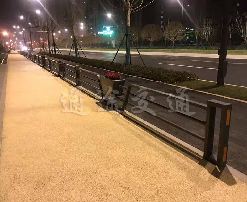 人行護欄